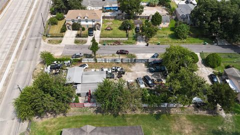 Photo of 10022 E Hardy Road, Houston, TX 77093 (MLS # 70975742) Photo of 10022 E Hardy Road, Houston, TX 77093 (MLS # 70975742)