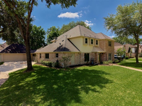 Homes For Sale - 6915 Worcester Drive<br/> Spring, TX 77379