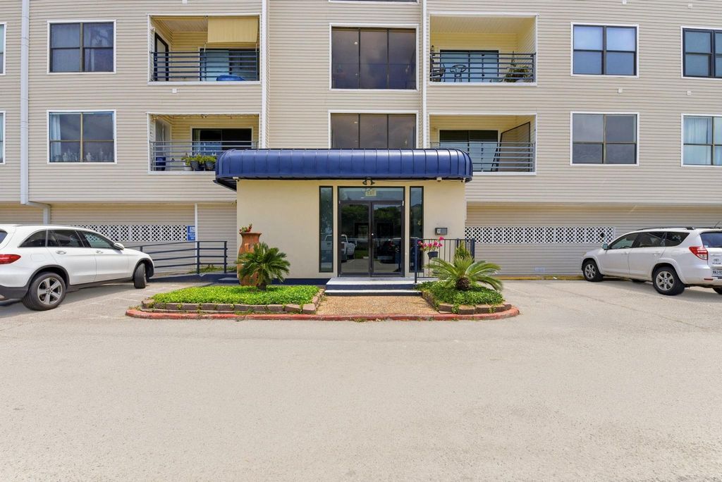 Photo of 793 Davis Road #113, League City, TX 77573 (MLS # 67801917)