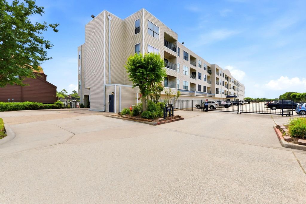 Photo of 793 Davis Road #113, League City, TX 77573 (MLS # 67801917)