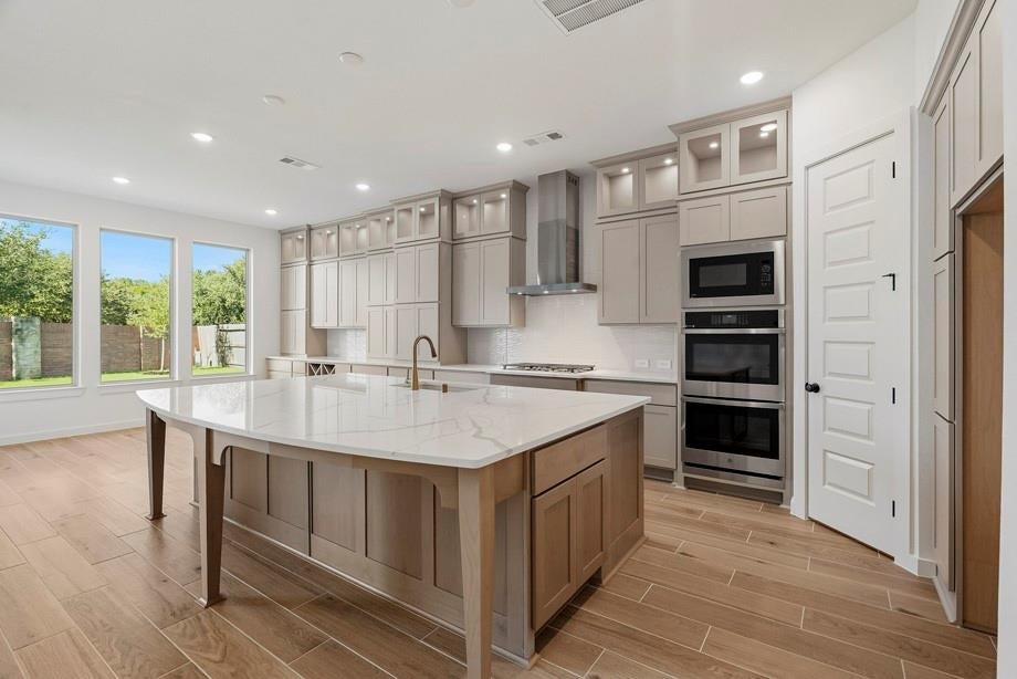 5307 Lakeview Bend