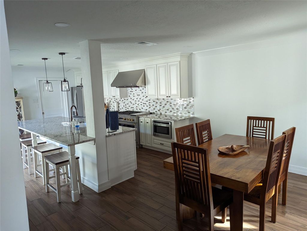Photo of 2621 Country Club Boulevard, Sugar Land, TX 77478 (MLS # 70178922)