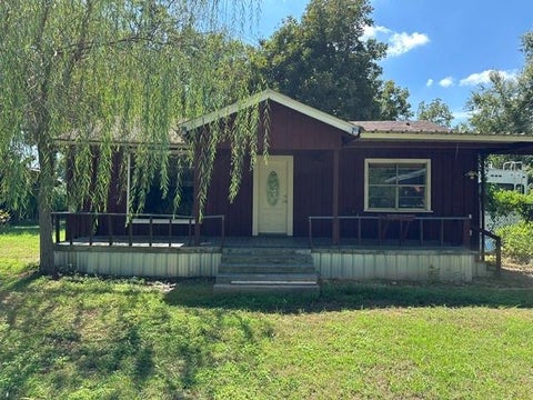 Photo of 809 E Clark Avenue, Crockett, TX 75835 (MLS # 58672450)
