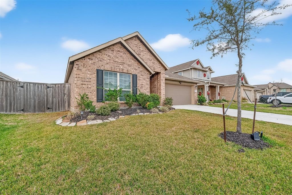 Photo of 19168 Pinewood Grove Trail, New Caney, TX 77357 (MLS # 32683460)