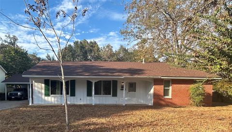 Photo of 220 Dewees Street, Columbus, TX 78934 (MLS # 20561623) Photo of 220 Dewees Street, Columbus, TX 78934 (MLS # 20561623)