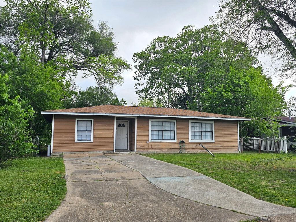Photo of 3018 Robinson Boulevard, Texas City, TX 77590 (MLS # 69178054)