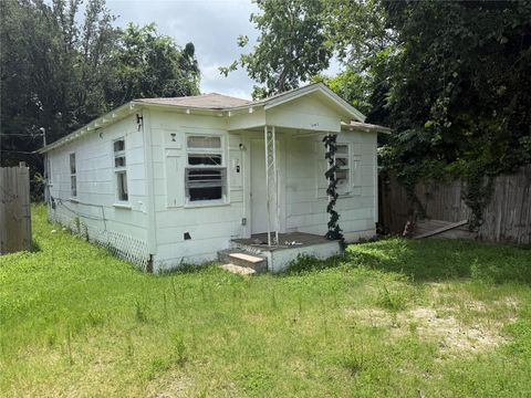 Photo of 1028 Marjorie Street, Houston, TX 77088 (MLS # 32356275)