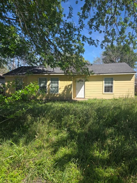 Photo of 10013 Fairland Drive, Houston, TX 77051 (MLS # 64891086)