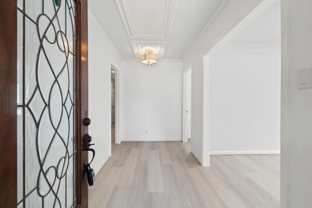 Photo of 6249 Overbrook Lane, Houston, TX 77057 (MLS # 61851030)