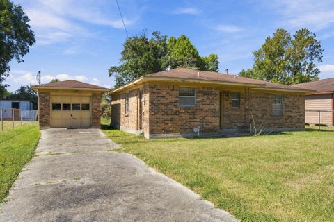 Photo of 4625 Los Angeles Street, Houston, TX 77026 (MLS # 9810824)