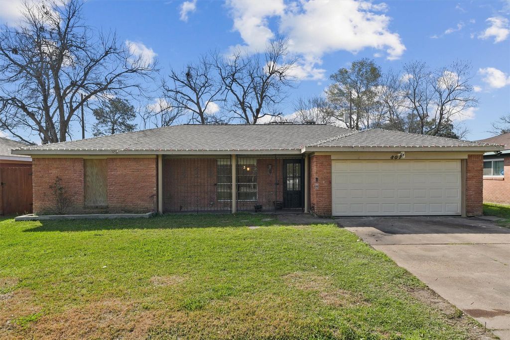 Photo of 807 Turney Drive, Houston, TX 77038 (MLS # 60393389)