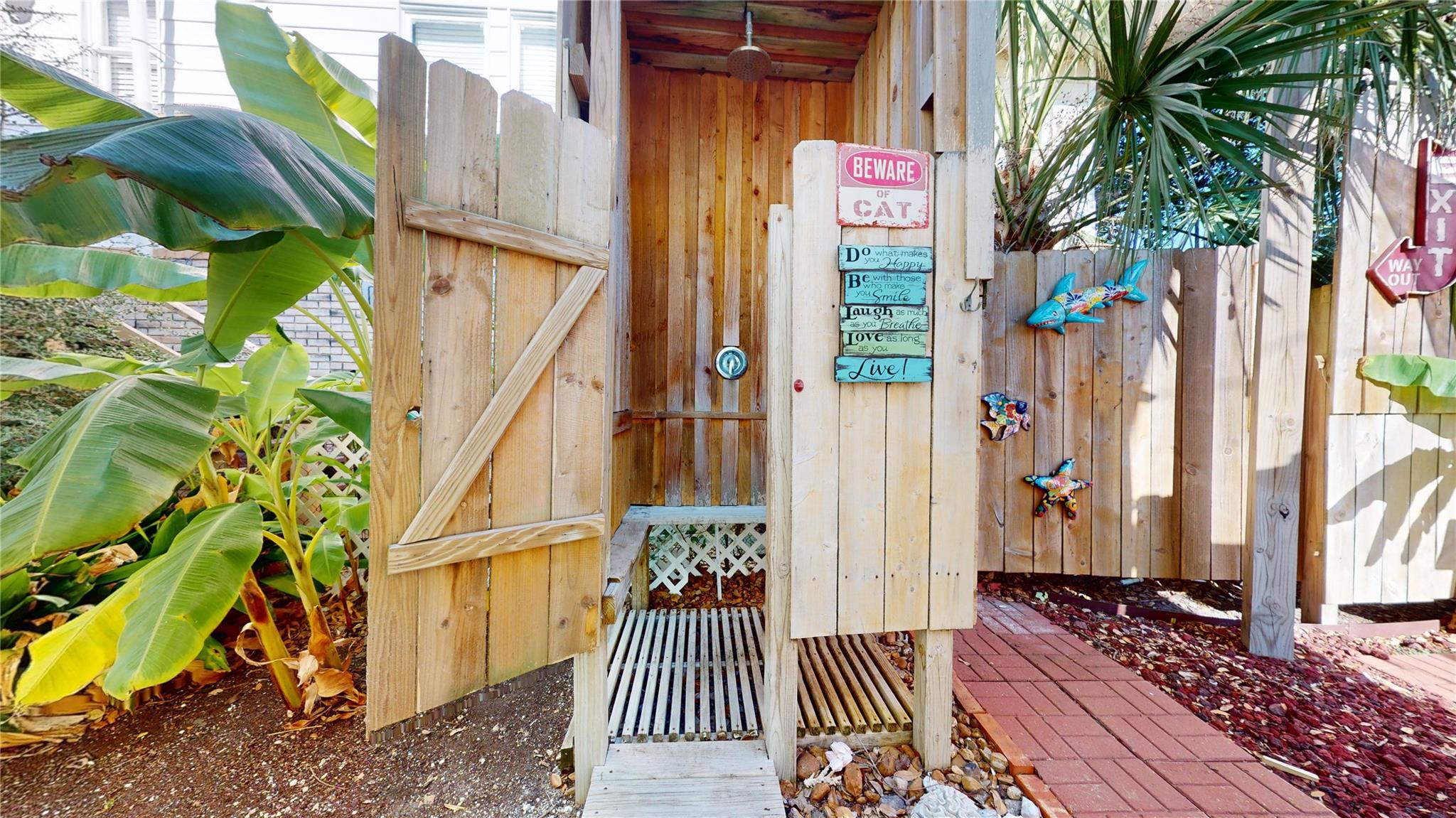 1711 Avenue M