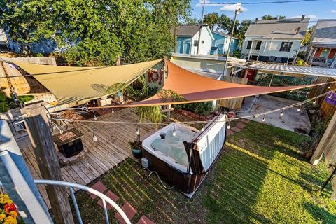 Photo of 1711 Avenue M, Galveston, TX 77550 (MLS # 34881638)