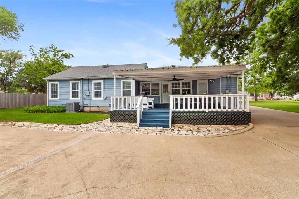 Photo of 717 Inwood Drive, Bryan, TX 77802 (MLS # 63290470)