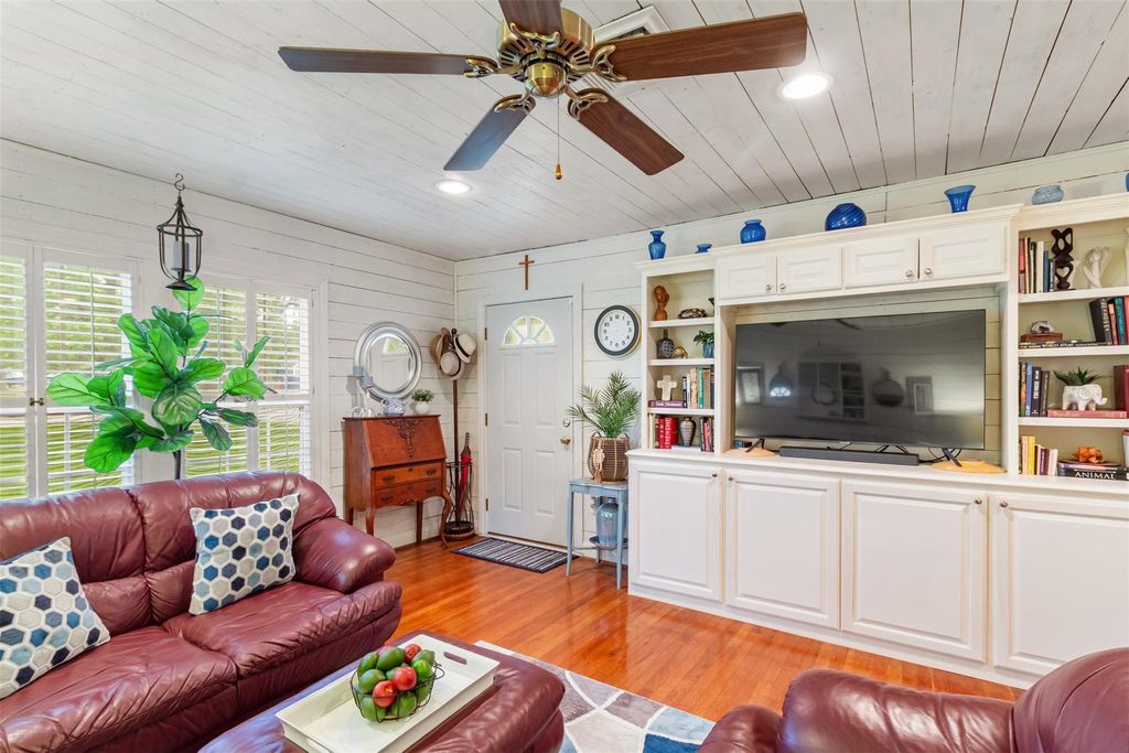 Photo of 717 Inwood Drive, Bryan, TX 77802 (MLS # 63290470)