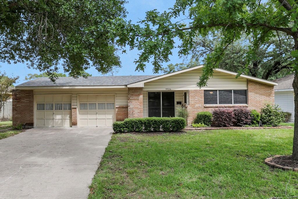 Photo of 9526 Vogue Lane, Houston, TX 77080 (MLS # 77485560)