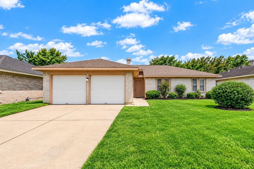 Photo of 17726 Autumn Trails Lane, Houston, TX 77084 (MLS # 22869377)