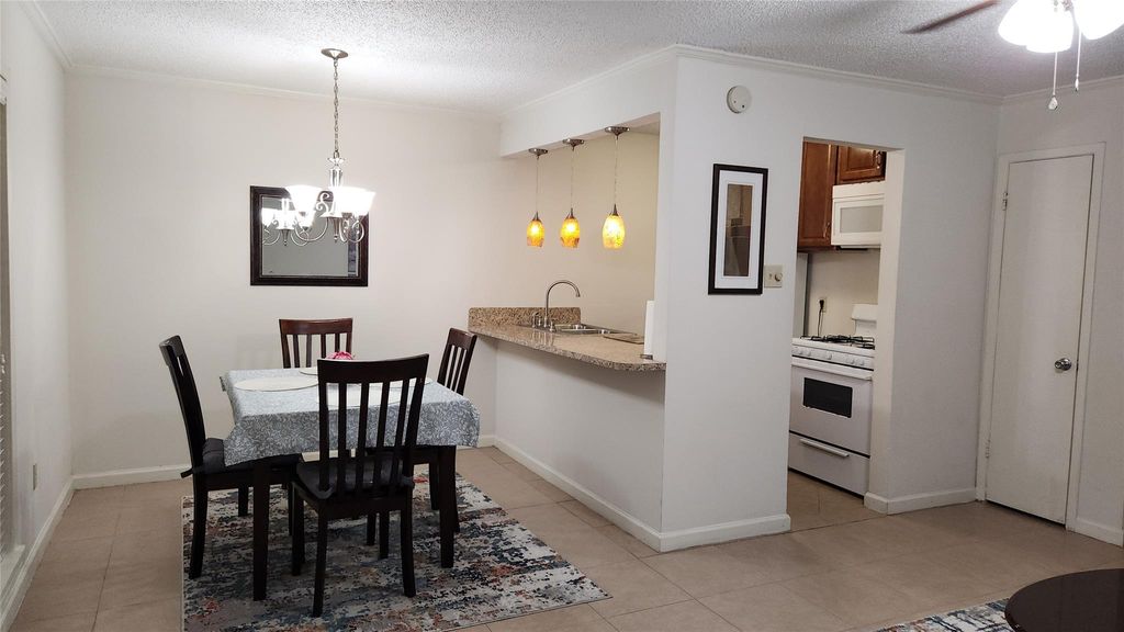 Photo of 4727 W Alabama St Street #104, Houston, TX 77027 (MLS # 23185207)