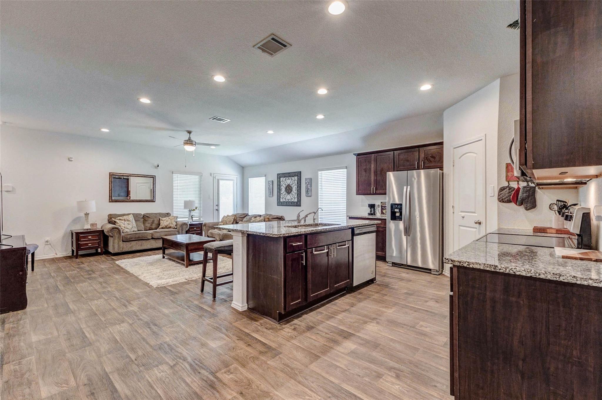 2407 S Colosseum Court