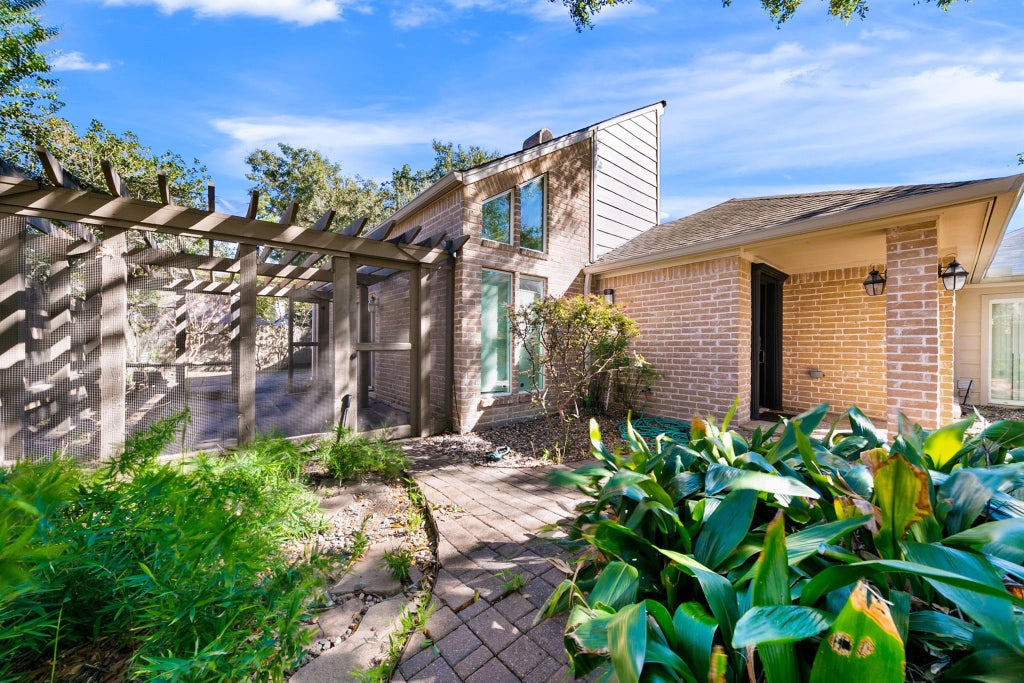 Photo of 1615 Park Haven Drive, Houston, TX 77077 (MLS # 93974553)