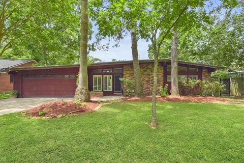 Photo of 1202 Fay Road, Kemah, TX 77565 (MLS # 84976814)