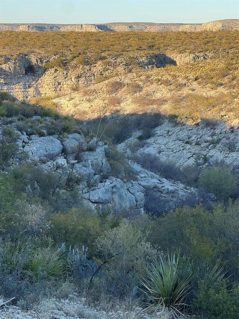 Photo of 106 Arrowhead Street, Del Rio, TX 78840 (MLS # 19855730)