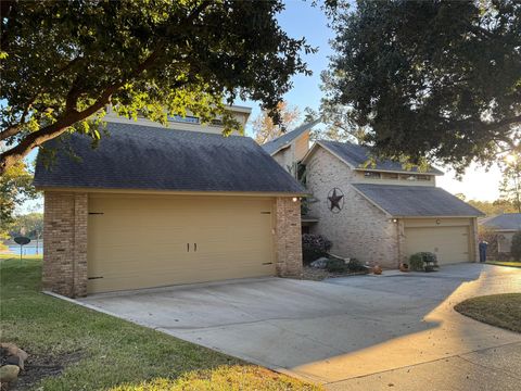 Photo of 751 Lakeshore Drive, Brookeland, TX 75931 (MLS # 32315584)