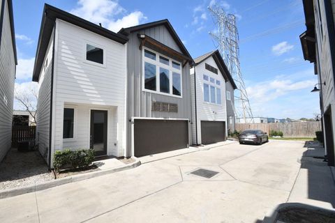 Photo of 5904 Gardendale Drive #B, Houston, TX 77092 (MLS # 48172217)