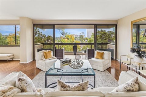 Photo of 49 Briar Hollow Lane #505, Houston, TX 77027 (MLS # 42043693)