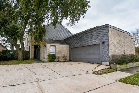 Photo of 7711 Hopewell Lane, Houston, TX 77071 (MLS # 93642388)