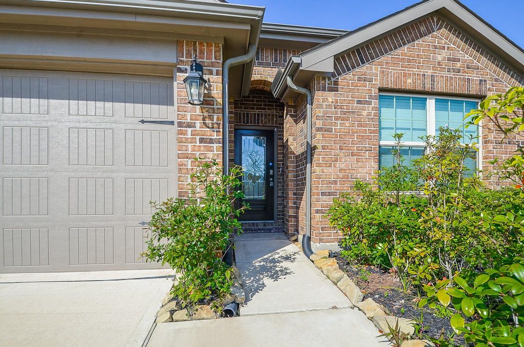 Photo of 7426 Flintrock Hollow Trail, Richmond, TX 77407 (MLS # 59210350)