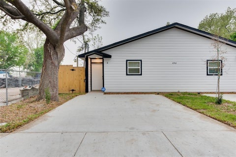 Photo of 2702 Reid Street #A, Houston, TX 77026 (MLS # 98903482)