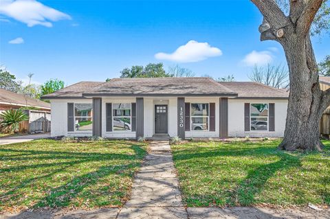 Photo of 12330 Longbrook Drive, Houston, TX 77099 (MLS # 56038483)