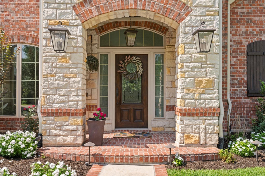 Photo of 14110 Woodthorpe Lane, Houston, TX 77079 (MLS # 43218261)