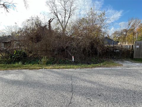 Vacant Land For Sale - 11905 Comet Drive<br/> Houston, TX 77086