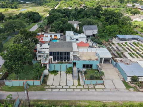 Multifamily For Sale - 614 Pine Gully Road<br/> Harris County, Seabrook, TX 77586