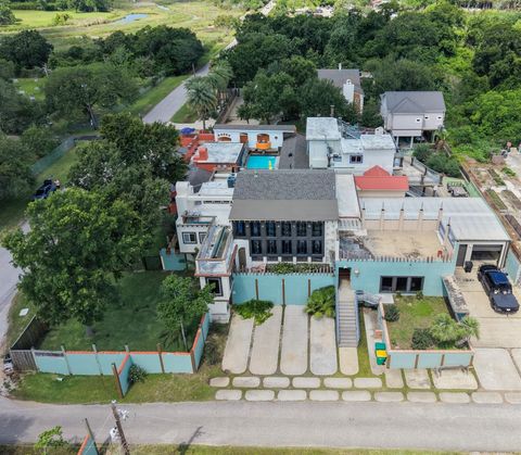 Photo of 614 Pine Gully Road, Seabrook, TX 77586 (MLS # 29102616)