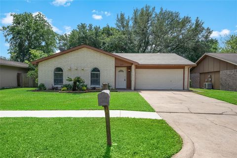 Apartment For Sale - 2239 Fall Meadow Drive<br/> Missouri City, TX 77459