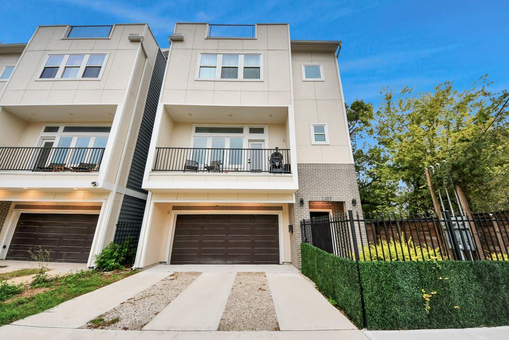 Photo of 2007 Briley Street, Houston, TX 77004 (MLS # 45169624)