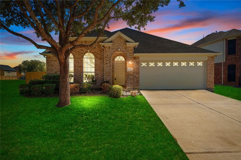 Photo of 3123 Farrel Hill Street, Fresno, TX 77545 (MLS # 53226271)