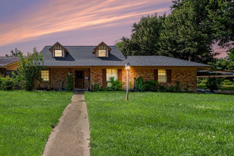 Photo of 2806 Dewberry Lane, Pasadena, TX 77502 (MLS # 68097416)