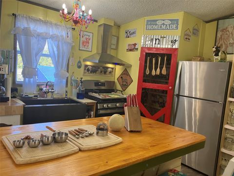 Photo of 585 Hunter Road, Livingston, TX 77351 (MLS # 63262872)
