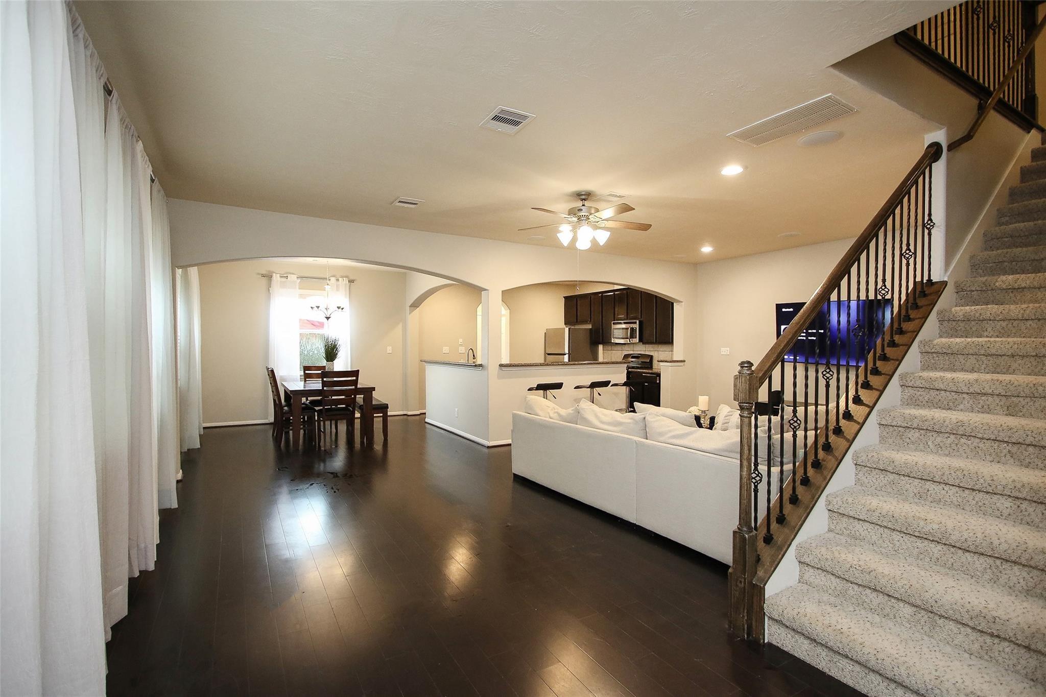 8517 Sunset Loch Drive
