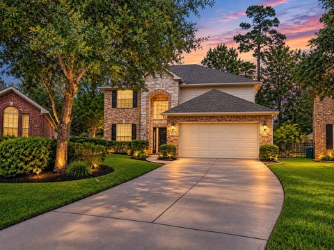 Photo of 127 Hawkhurst Cir, The Woodlands, TX 77354 (MLS # 42023954)