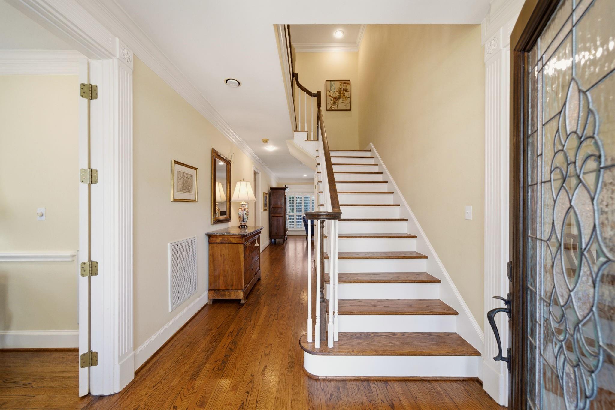 3 Martin Lane