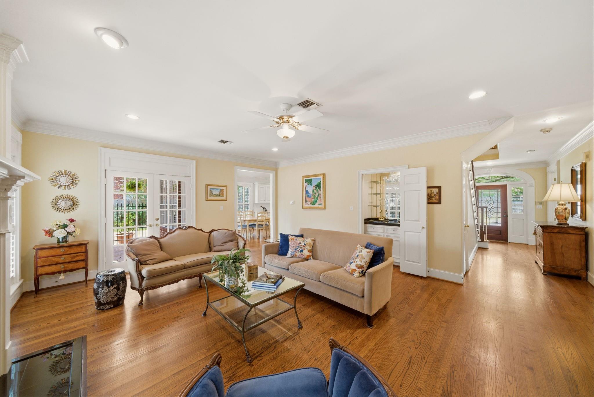 3 Martin Lane