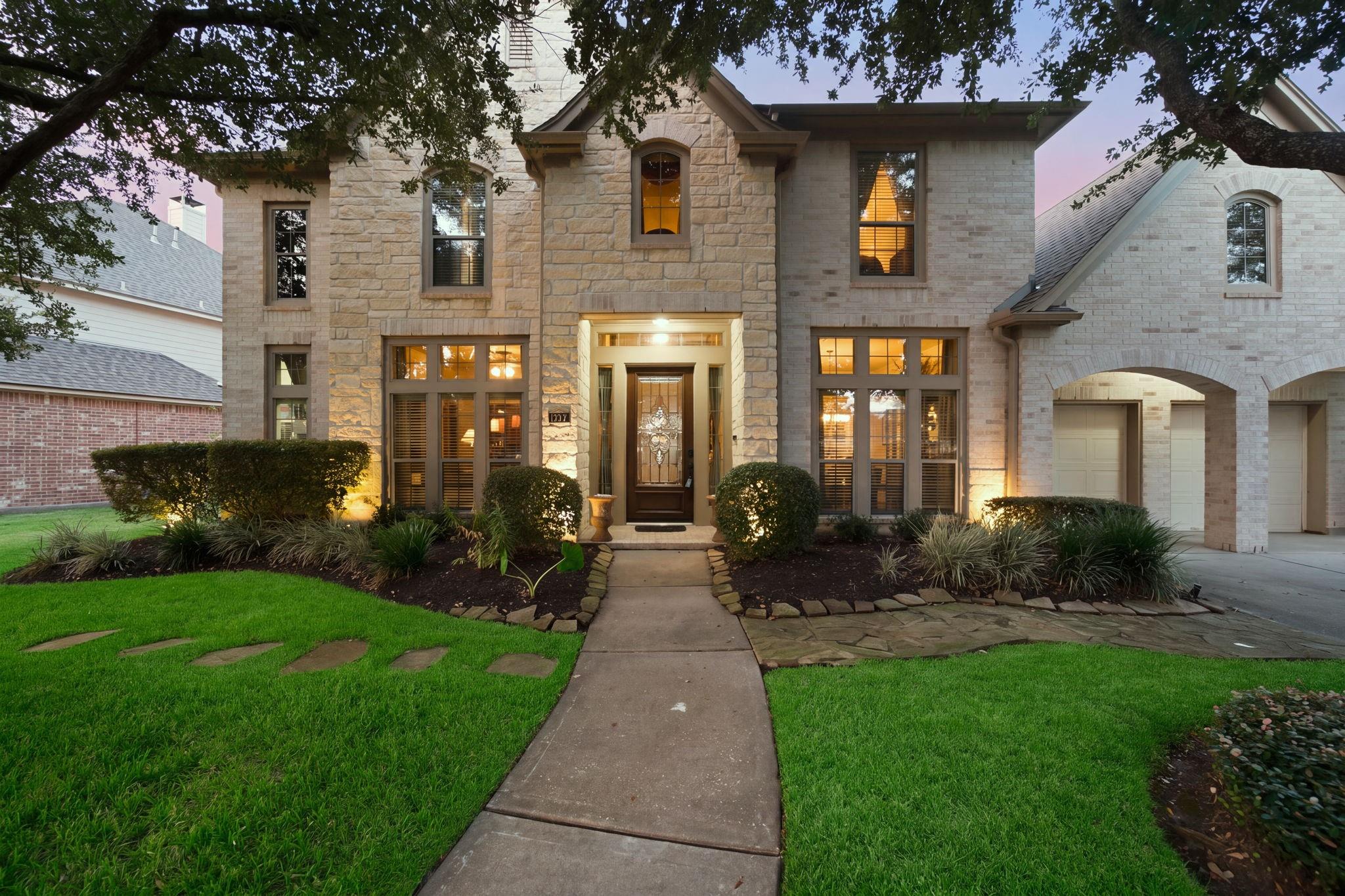 1020 Broad Bay Lane