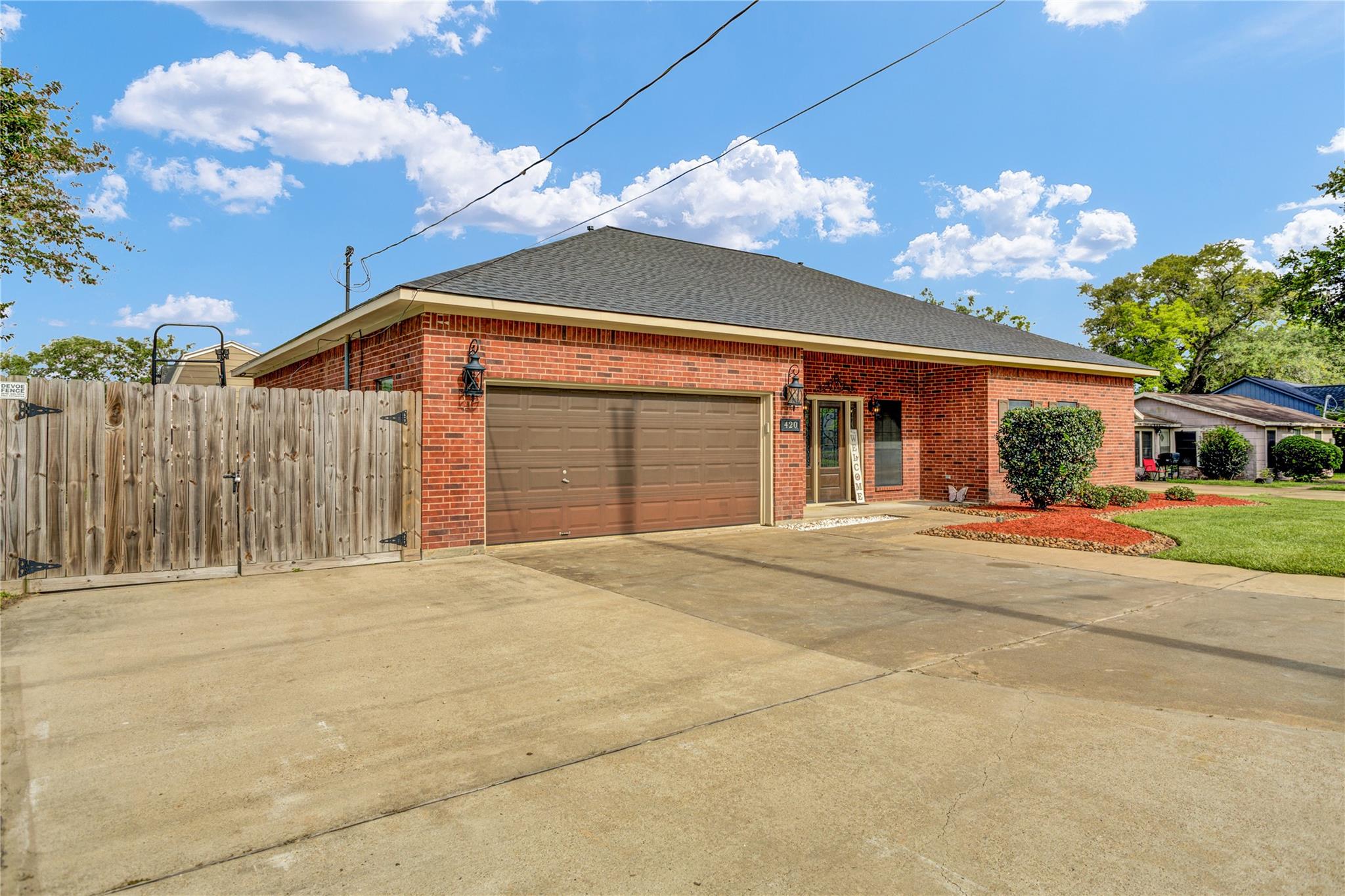 420 Forest Oaks Lane