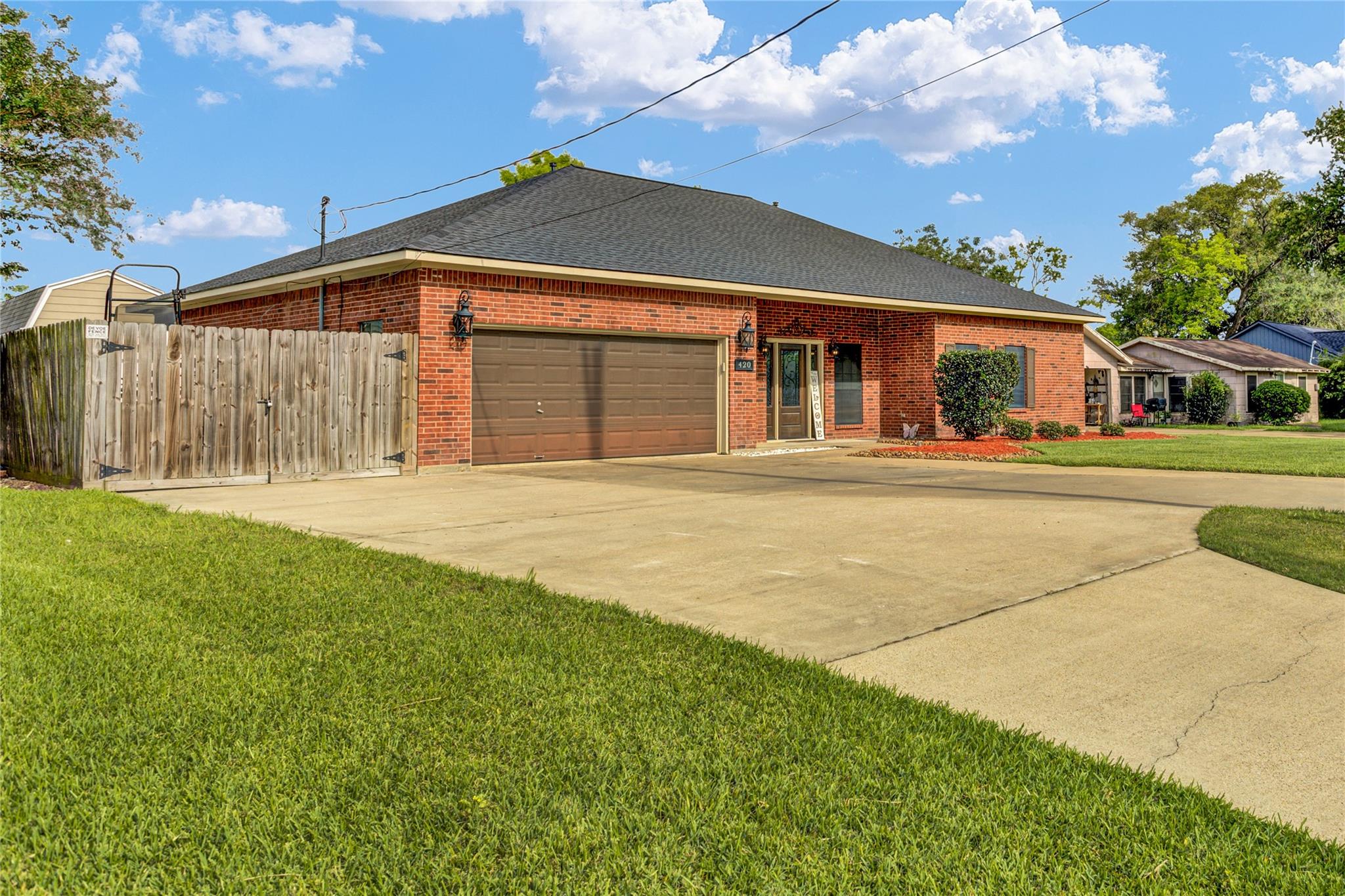 420 Forest Oaks Lane