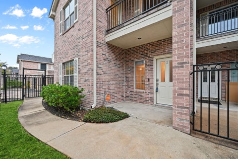 Townhouse For Sale - 2865 Westhollow Drive #2<br/> Houston, TX 77082